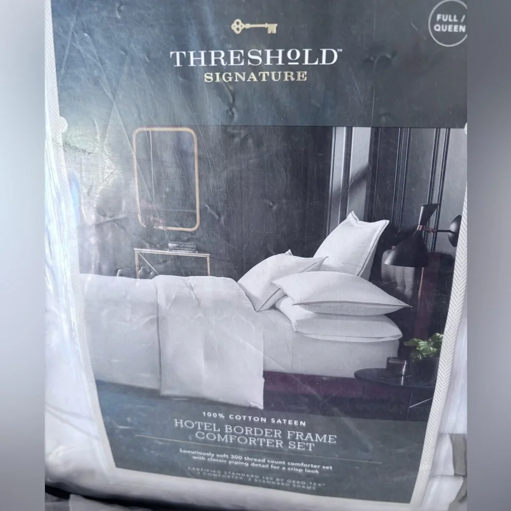 Threshold Hotel Border Frame Bedding Collection Queen White/Birch Border